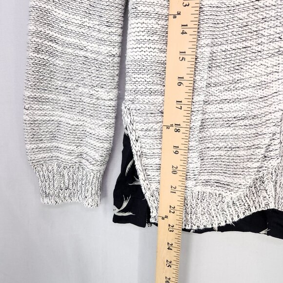 Anthropologie Field Flower Cardigan Sweater Size Large Button UP Double Hem Gray - Picture 8 of 13